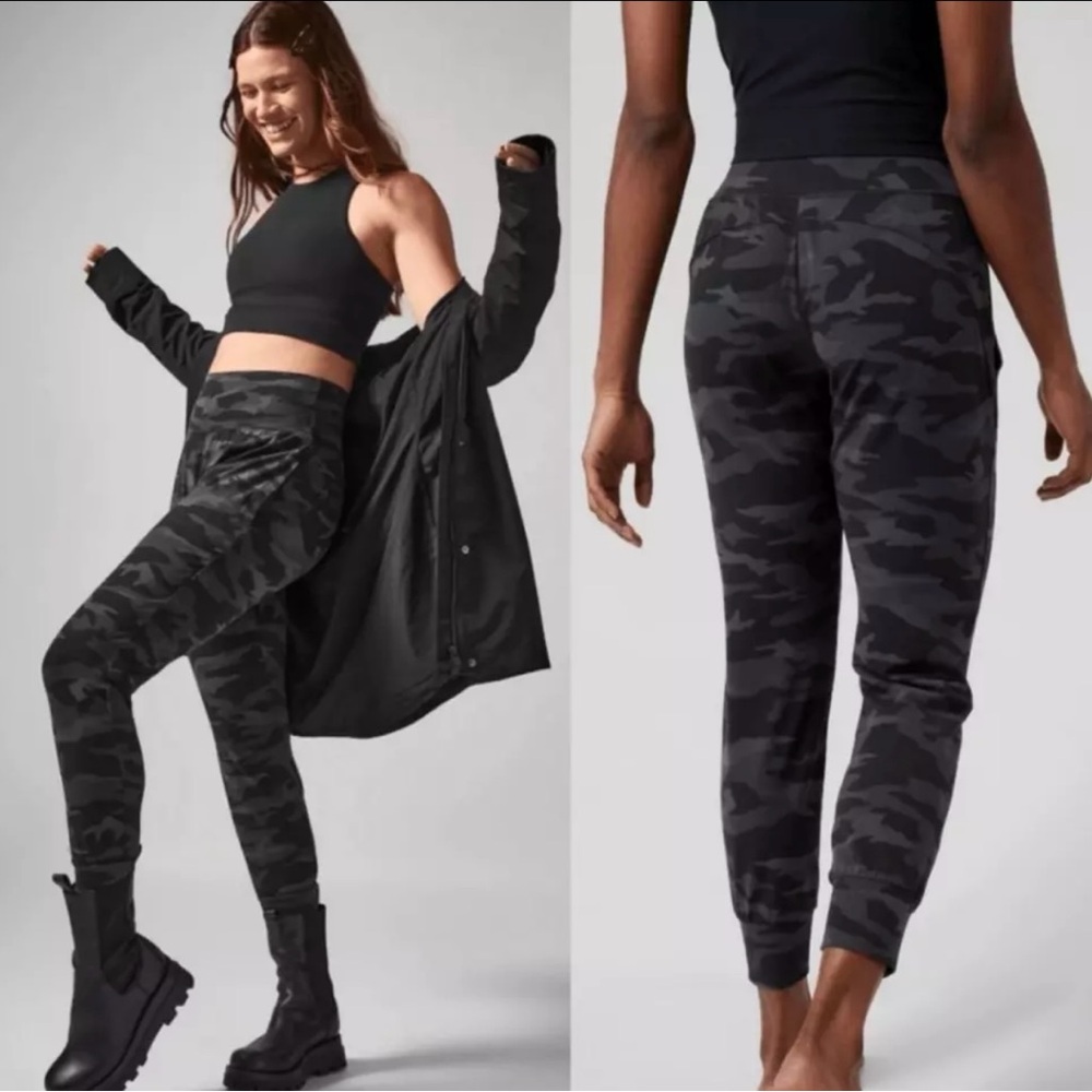 Athleta Salutation Camo Jogger Size XSP New!